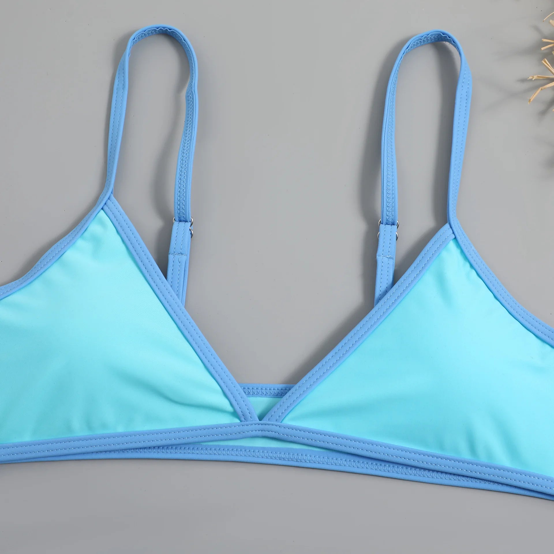 ❤️ Bikini due pezzi a vita alta con top crop sportivo